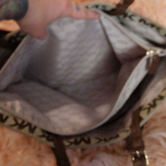 (1473) MICHAELΒ KORS LARGE BROWN MONOGRAM CANVAS TOTE π₯ - Picture 5 of 16